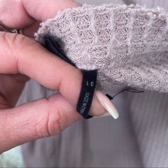 Out From Under Jojo Oversized Thermal Button Top Urban Outfitters lavender SZ L - Picture 10 of 12